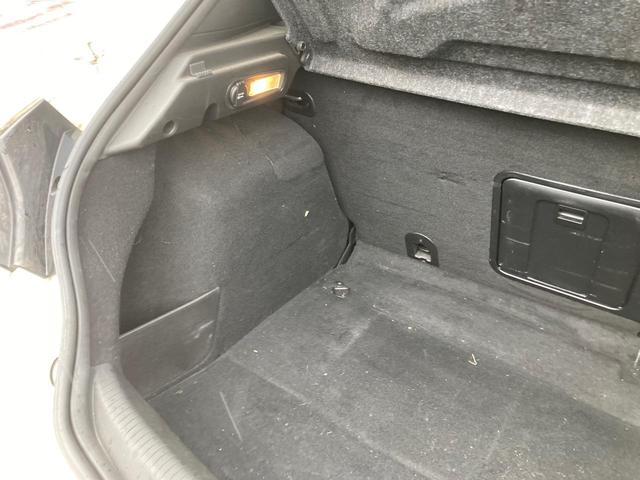 クアドリフォリオ ヴェルデ ETC AW HIDヘッドライト バックカメラ 盗難防止装置 運転席助手席エアバッグ ABS エアコン パワステ パワーウインドウ(45枚目)