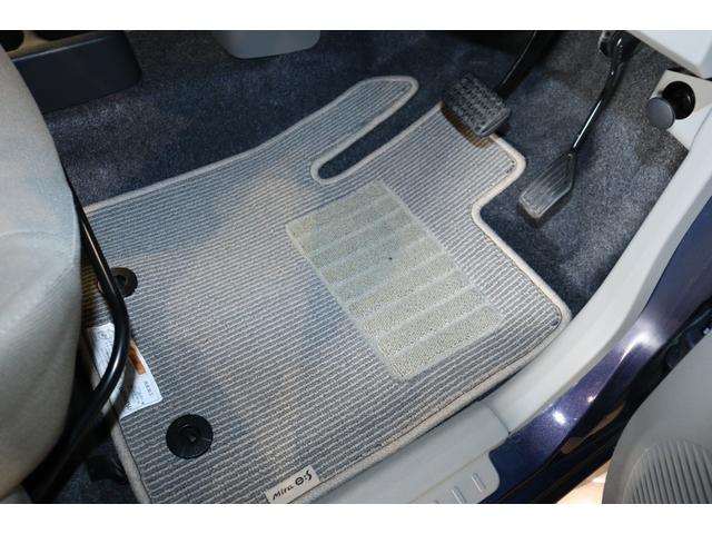 X 盗難防止システム AW キーレス アイドリングストップ 電動格納ミラー CD ミュージックプレーヤ接続 運転席エアバッグ 助手席エアバッグ ABS ESC マニュアルエアコン パワーステアリング(9枚目)