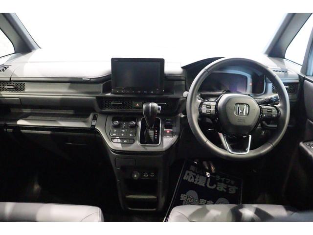 ステップワゴン スパーダ　福祉車輌　ＥＴＣ　バックカメラ　純正メモリーナビ　フルセグＴＶ　クリアランスソナー　クルーズコントロール　レーンアシスト　衝突被害軽減システム　両側電動スライドドア　ＬＥＤヘッドランプ　電動リアゲート（2枚目）