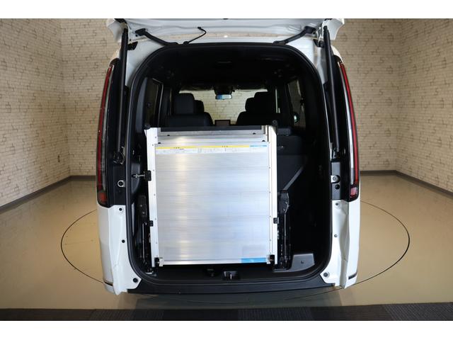ステップワゴン スパーダ　福祉車輌　ＥＴＣ　バックカメラ　純正メモリーナビ　フルセグＴＶ　クリアランスソナー　クルーズコントロール　レーンアシスト　衝突被害軽減システム　両側電動スライドドア　ＬＥＤヘッドランプ　電動リアゲート（18枚目）