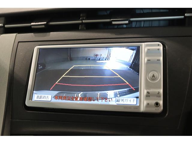 プリウス Ｓ　ドライブレコーダー　ＥＴＣ　バックカメラ　ナビ　ＴＶ　アルミホイール　ＣＶＴ　スマートキー　盗難防止システム　ＣＤ　ミュージックプレイヤー接続可　衝突安全ボディ　ＡＢＳ　ＥＳＣ　エアコン（5枚目）