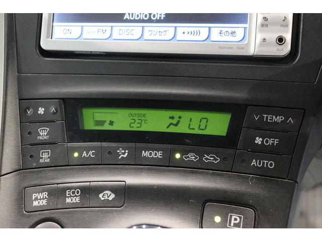 プリウス Ｓ　ドライブレコーダー　ＥＴＣ　バックカメラ　ナビ　ＴＶ　アルミホイール　ＣＶＴ　スマートキー　盗難防止システム　ＣＤ　ミュージックプレイヤー接続可　衝突安全ボディ　ＡＢＳ　ＥＳＣ　エアコン（6枚目）
