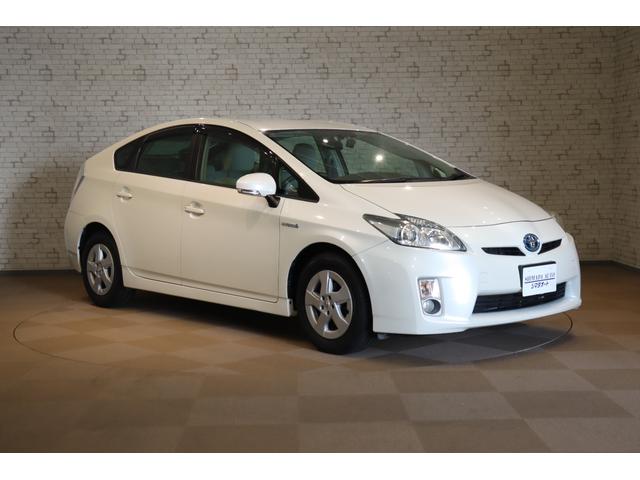 プリウス Ｓ　ドライブレコーダー　ＥＴＣ　バックカメラ　ナビ　ＴＶ　アルミホイール　ＣＶＴ　スマートキー　盗難防止システム　ＣＤ　ミュージックプレイヤー接続可　衝突安全ボディ　ＡＢＳ　ＥＳＣ　エアコン（13枚目）