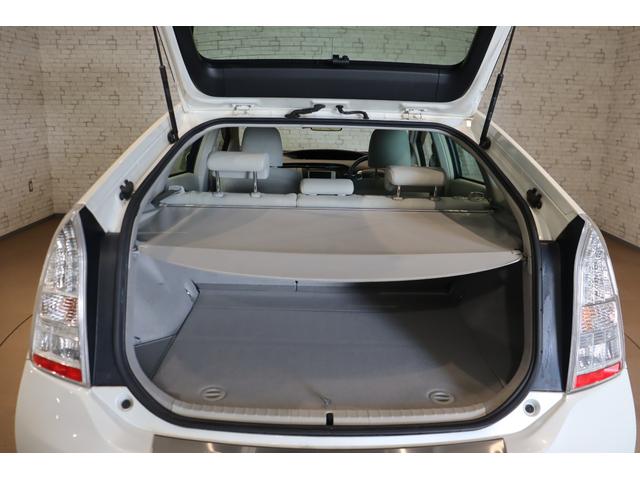 プリウス Ｓ　ドライブレコーダー　ＥＴＣ　バックカメラ　ナビ　ＴＶ　アルミホイール　ＣＶＴ　スマートキー　盗難防止システム　ＣＤ　ミュージックプレイヤー接続可　衝突安全ボディ　ＡＢＳ　ＥＳＣ　エアコン（19枚目）