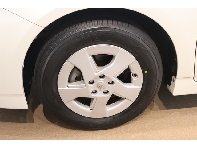 プリウス Ｓ　ドライブレコーダー　ＥＴＣ　バックカメラ　ナビ　ＴＶ　アルミホイール　ＣＶＴ　スマートキー　盗難防止システム　ＣＤ　ミュージックプレイヤー接続可　衝突安全ボディ　ＡＢＳ　ＥＳＣ　エアコン（25枚目）