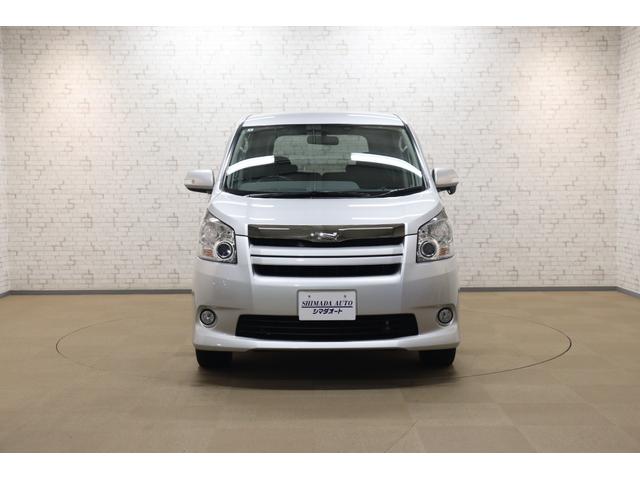 ノア Si ETC バックカメラ ナビ TV 両側スライド・片側電動 HID スマートキー 後席モニター 3列シート CVT アルミホイール CD DVD再生 ミュージックプレイヤー接続可 盗難防止システム(12枚目)