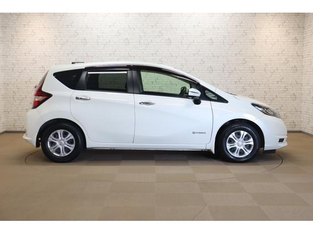 ノート ｅ－パワー　Ｘ　全周囲カメラ　ナビ　ＴＶ　クリアランスソナー　レーンアシスト　衝突被害軽減システム　スマートキー　アイドリングストップ　電動格納ミラー　ＣＶＴ　盗難防止システム　衝突安全ボディ　ＡＢＳ　ＥＳＣ　ＣＤ（14枚目）