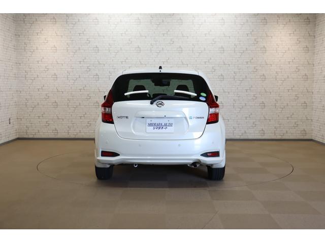 ノート ｅ－パワー　Ｘ　全周囲カメラ　ナビ　ＴＶ　クリアランスソナー　レーンアシスト　衝突被害軽減システム　スマートキー　アイドリングストップ　電動格納ミラー　ＣＶＴ　盗難防止システム　衝突安全ボディ　ＡＢＳ　ＥＳＣ　ＣＤ（18枚目）
