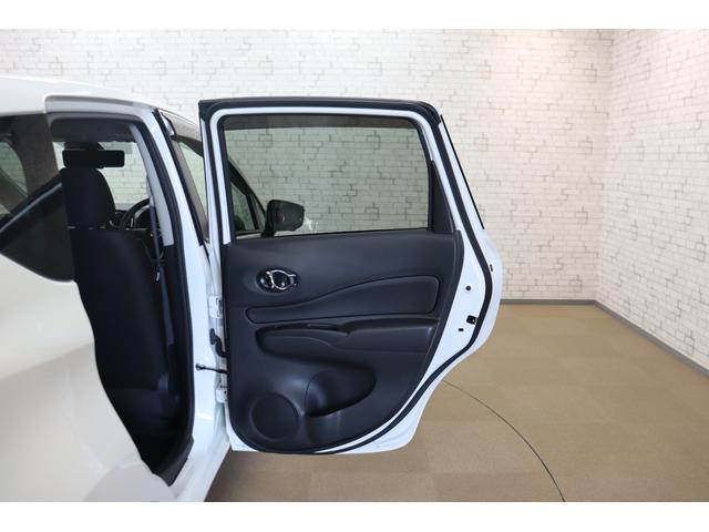 ノート ｅ－パワー　Ｘ　全周囲カメラ　ナビ　ＴＶ　クリアランスソナー　レーンアシスト　衝突被害軽減システム　スマートキー　アイドリングストップ　電動格納ミラー　ＣＶＴ　盗難防止システム　衝突安全ボディ　ＡＢＳ　ＥＳＣ　ＣＤ（22枚目）