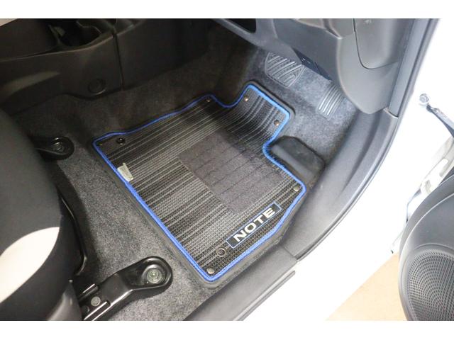 ノート ｅ－パワー　Ｘ　全周囲カメラ　ナビ　ＴＶ　クリアランスソナー　レーンアシスト　衝突被害軽減システム　スマートキー　アイドリングストップ　電動格納ミラー　ＣＶＴ　盗難防止システム　衝突安全ボディ　ＡＢＳ　ＥＳＣ　ＣＤ（23枚目）