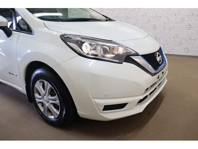 ノート ｅ－パワー　Ｘ　全周囲カメラ　ナビ　ＴＶ　クリアランスソナー　レーンアシスト　衝突被害軽減システム　スマートキー　アイドリングストップ　電動格納ミラー　ＣＶＴ　盗難防止システム　衝突安全ボディ　ＡＢＳ　ＥＳＣ　ＣＤ（31枚目）