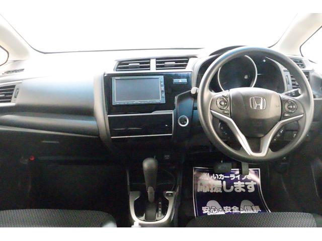 フィット １３Ｇ・Ｆ　ドライブレコーダー　ＥＴＣ　バックカメラ　ナビ　レーンアシスト　衝突被害軽減システム　スマートキー　アイドリングストップ　ＣＶＴ　盗難防止システム　衝突安全ボディ　ＡＢＳ　ＥＳＣ　ＣＤ　ＵＳＢ（2枚目）