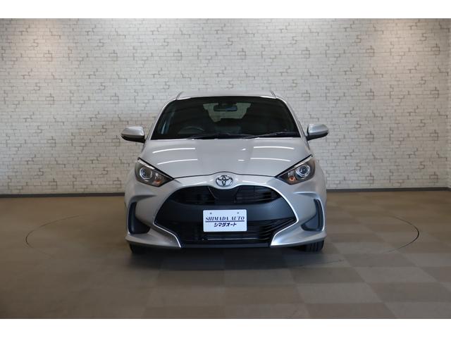 ヤリス Ｘ　衝突被害軽減システム　オートマチックハイビーム　オートライト　キーレスエントリー　電動格納ミラー　ＣＶＴ　盗難防止システム　衝突安全ボディ　記録簿　ＡＢＳ　ＥＳＣ　ＵＳＢ　Ｂｌｕｅｔｏｏｔｈ　エアコン（10枚目）