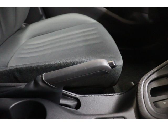 ヤリス Ｘ　衝突被害軽減システム　オートマチックハイビーム　オートライト　キーレスエントリー　電動格納ミラー　ＣＶＴ　盗難防止システム　衝突安全ボディ　記録簿　ＡＢＳ　ＥＳＣ　ＵＳＢ　Ｂｌｕｅｔｏｏｔｈ　エアコン（29枚目）