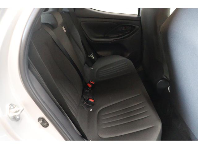 ヤリス Ｘ　衝突被害軽減システム　オートマチックハイビーム　オートライト　キーレスエントリー　電動格納ミラー　ＣＶＴ　盗難防止システム　衝突安全ボディ　記録簿　ＡＢＳ　ＥＳＣ　ＵＳＢ　Ｂｌｕｅｔｏｏｔｈ　エアコン（31枚目）