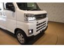 暗闇でも前方をくっきりと照らしてくれるライトです。夜の運転でも安心ですね。