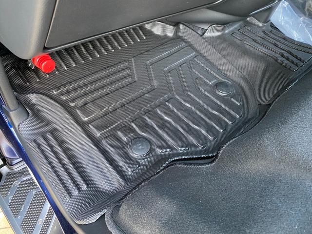 キャラバン ロンググランドプレミアムＧＸ　ベッドキット　フローリングキット　フルセグナビ　リアモニター　スピーカーセット　ローダウン　１６インチアルミ　カーボンフリッパー（46枚目）