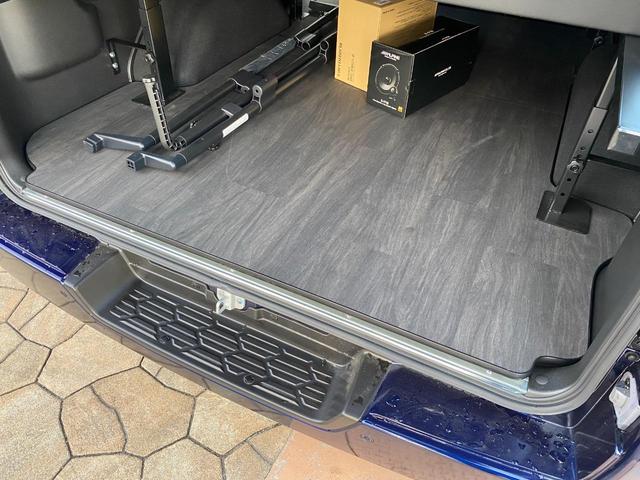 キャラバン ロンググランドプレミアムＧＸ　Ｍ／Ｃ後モデル　ベッドキット　フローリングキット　フルセグナビ　リアモニター　スピーカーセット　ローダウン　１６インチアルミ　カーボンフリッパー（76枚目）