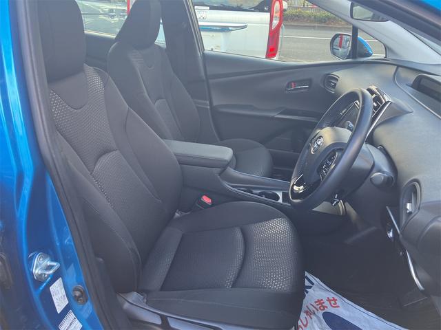 プリウス Ｓ　純正９インチナビフルセグＴＶ　スマートキー２個　ＥＴＣ　モデリスタアルミホイール　オートクルーズコントロール　オートライト　オートハイビーム（7枚目）