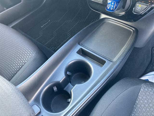 プリウス Ｓ　純正９インチナビフルセグＴＶ　スマートキー２個　ＥＴＣ　モデリスタアルミホイール　オートクルーズコントロール　オートライト　オートハイビーム（14枚目）