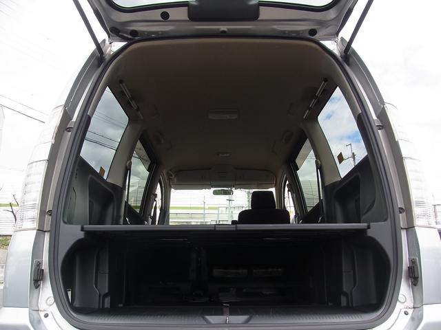 ヴォクシー トランス－Ｘ　４ＷＤ　５人乗り　デッキボード装備　車中泊仕様　Ｂモニタ付ナビＴＶ　ＥＴＣ　両側電動スライドドア　ルーフコンソール　タイミングチェーン（41枚目）