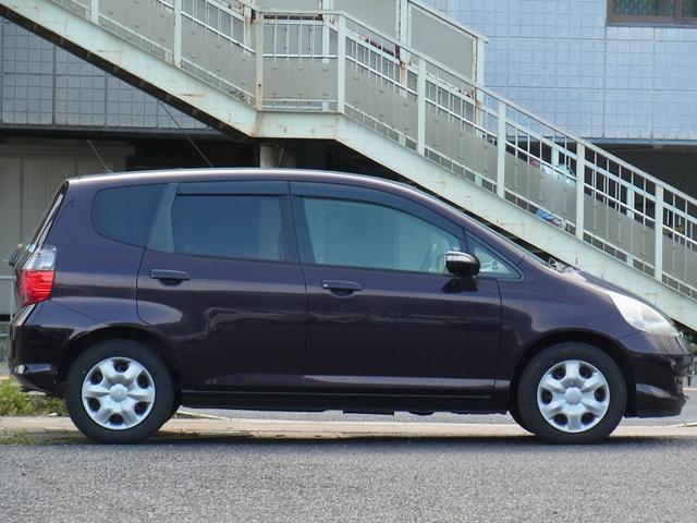 フィット １．５Ｗ　５ＭＴ　ＶＴＥＣ　バックモニター付ナビＴＶ　ＥＴＣ　キセノン　スマートキー　タイミングチェーン（10枚目）