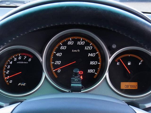 フィット １．５Ｗ　５ＭＴ　ＶＴＥＣ　バックモニター付ナビＴＶ　ＥＴＣ　キセノン　スマートキー　タイミングチェーン（15枚目）