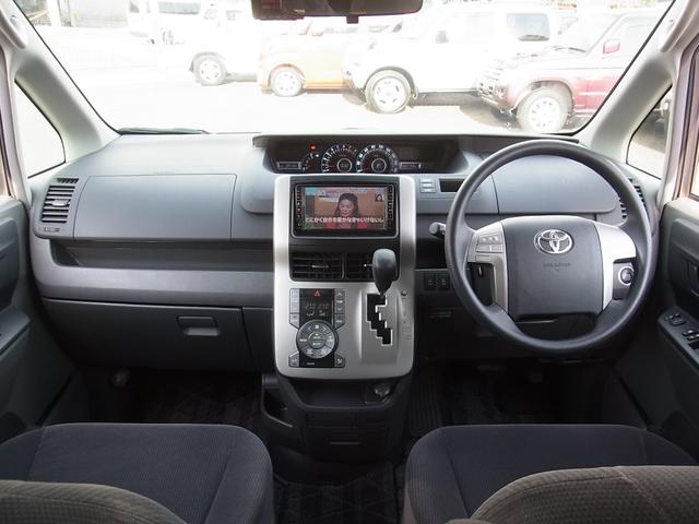 ノア Ｘ　スマートエディション　４ＷＤ　バックモニター付ナビＴＶ　ＥＴＣ　キセノン　両側電動スライドドア　スマートキー　タイミングチェーン（12枚目）