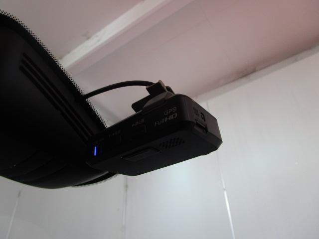 セレナ ハイウェイスター　９型ナビ地デジＴＶ　アラウンドビューモニター　フリップダウンモニター　衝突軽減ブレーキ　車線逸脱警報　プロパイロット　両側自動ドア　アイドリングストップ　ＬＥＤ　１６ＡＷ　ＥＴＣ　ドライブレコーダー（15枚目）