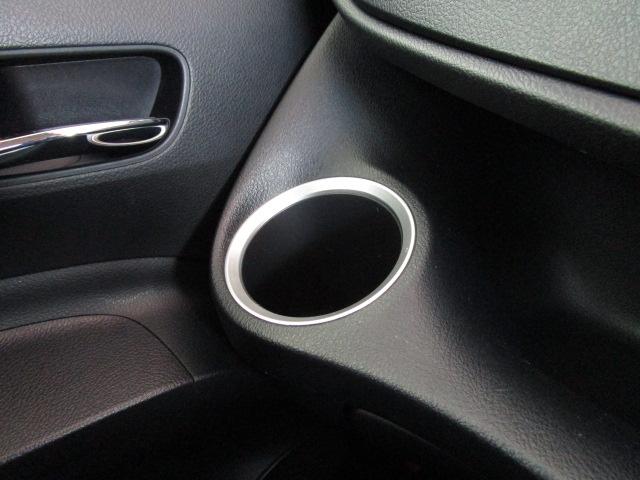 シエンタ Ｇ　クエロ　ＳＤナビ地デジ　全方位カメラ　衝突軽減ブレーキ　車線逸脱警報　クリアランスソナー　ドライブレコーダー　両側自動ドア　オートマチックハイビーム　アイドリングストップ　ＥＴＣ　ＬＥＤランプ　スマートキー（37枚目）