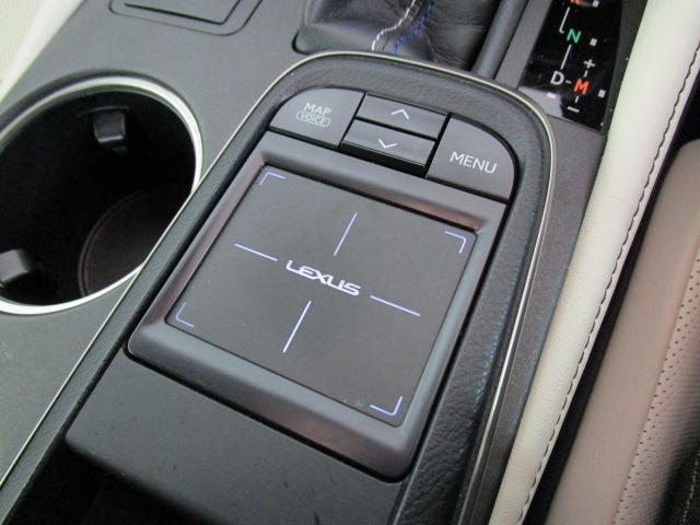 ������̃����[�g�^�b�`�Ńi�r�Q�[�V������I�[�f�B�I���͂��ߗl�X�ȋ@�\�̐ݒ�E���삪�o���܂��I