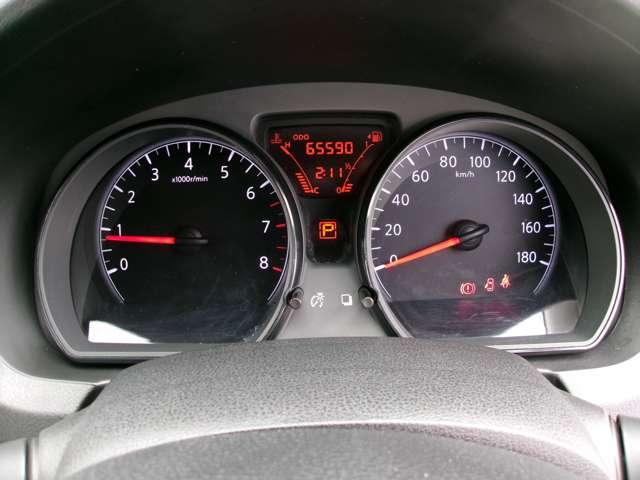 ノート １．２　Ｘ　被害軽減ブレーキＣＤＦＭチューナー　レーダーブレーキサポート　１オーナー車　スマトキー　セキュリティーアラーム　キーレス　運転席助手席エアバッグ　エアコン　パワーウィンドウ　パワーステアリング　レーンアシスト　ＡＢＳ　運転席エアバック（4枚目）