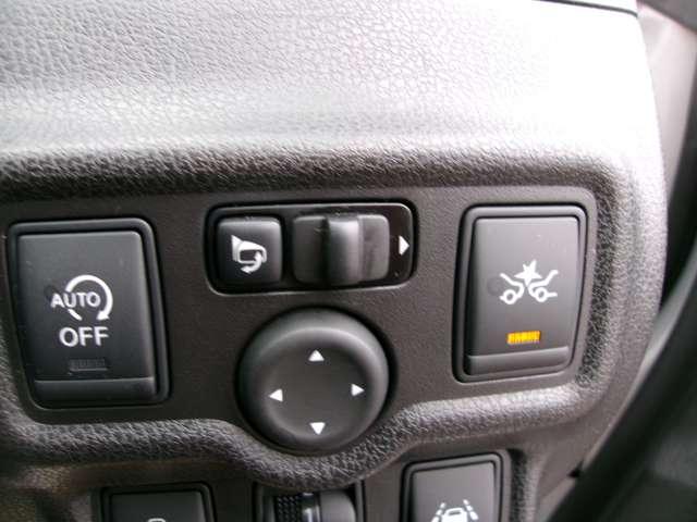 ノート １．２　Ｘ　被害軽減ブレーキＣＤＦＭチューナー　レーダーブレーキサポート　１オーナー車　スマトキー　セキュリティーアラーム　キーレス　運転席助手席エアバッグ　エアコン　パワーウィンドウ　パワーステアリング　レーンアシスト　ＡＢＳ　運転席エアバック（6枚目）