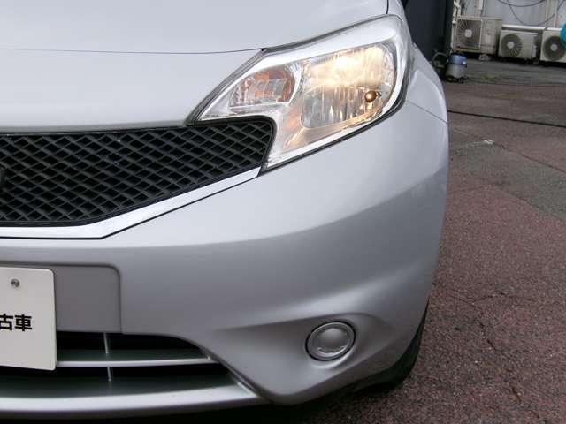 ノート １．２　Ｘ　被害軽減ブレーキＣＤＦＭチューナー　レーダーブレーキサポート　１オーナー車　スマトキー　セキュリティーアラーム　キーレス　運転席助手席エアバッグ　エアコン　パワーウィンドウ　パワーステアリング　レーンアシスト　ＡＢＳ　運転席エアバック（17枚目）
