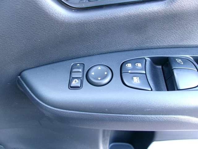 セレナ 1.2 e-POWER ハイウェイスター V アーバンクロム プロパイロット後席モニターハンズフリーオ インテリジェントエマージェンシーブレーキ LEDヘッド アダプティブクルーズ ETC 両側自動ドア レーンアシスト ドラレコ ワンオーナー インテリキー バックカメラ ABS オートエアコン(10枚目)