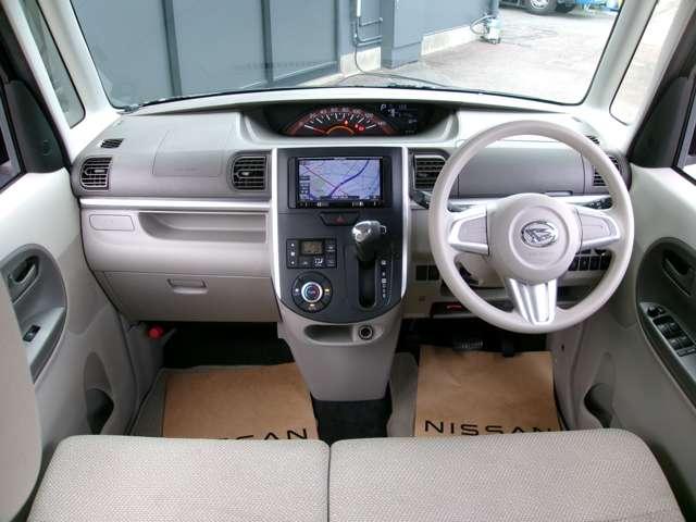 タント 660 X SA ナビ 後席モニター ETC 踏み間違い防止装置 ETC装着車 両側スライド片側電動ドア ECOアイドル ナビ&TV 助手席エアバッグ 盗難警報装置 PW 運転席エアバッグ フルオートエアコン ワンセグ スマートキー キーレス(3枚目)
