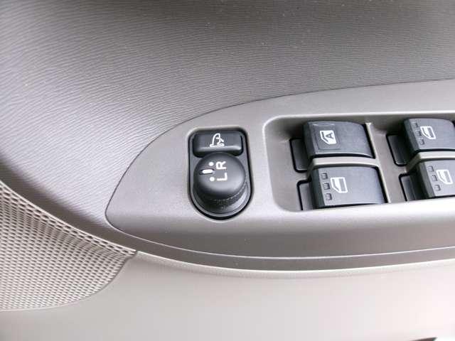 タント 660 X SA ナビ 後席モニター ETC 踏み間違い防止装置 ETC装着車 両側スライド片側電動ドア ECOアイドル ナビ&TV 助手席エアバッグ 盗難警報装置 PW 運転席エアバッグ フルオートエアコン ワンセグ スマートキー キーレス(6枚目)