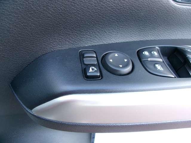 キックス 1.2 X (e-POWER) プロパイロットナビAVMドラレコETC LEDヘッ ナビ&TV ワンオ-ナ-車 追従クルコン スマートキー LEDヘッド レーンアシスト パワーステアリング 盗難防止システム ドライブレコーダー ETC メモリーナビ サイドエアバッグ アルミ AAC(10枚目)