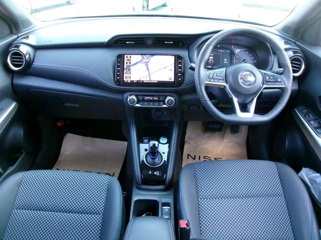 キックス １．２　Ｘ　（ｅ－ＰＯＷＥＲ）　ナビ＆ＴＶ　ワンオ－ナ－車　追従クルコン　スマートキー　ＬＥＤヘッド　レーンアシスト　パワーステアリング　盗難防止システム　ドライブレコーダー　ＥＴＣ　メモリーナビ　サイドエアバッグ　アルミ　ＡＡＣ（3枚目）