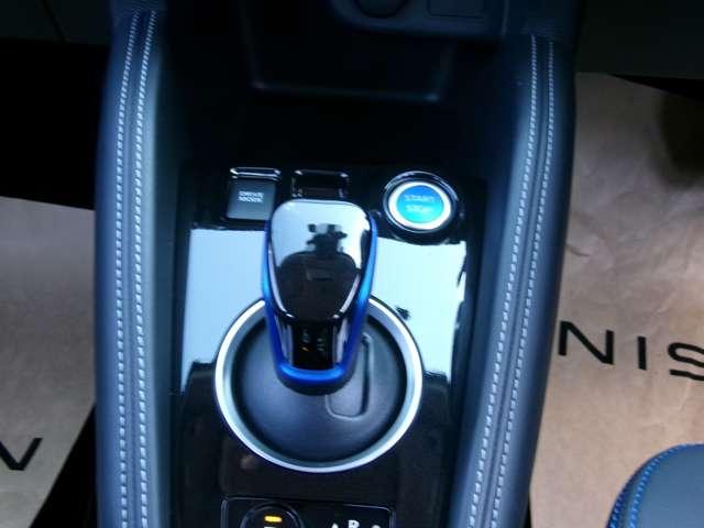 キックス １．２　Ｘ　（ｅ－ＰＯＷＥＲ）　ナビ＆ＴＶ　ワンオ－ナ－車　追従クルコン　スマートキー　ＬＥＤヘッド　レーンアシスト　パワーステアリング　盗難防止システム　ドライブレコーダー　ＥＴＣ　メモリーナビ　サイドエアバッグ　アルミ　ＡＡＣ（9枚目）