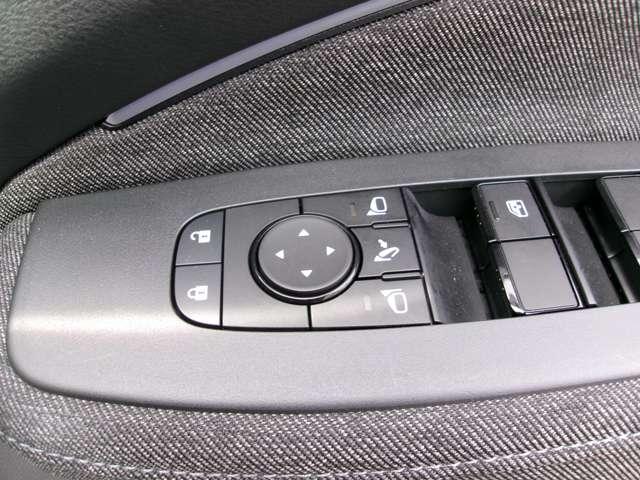 オーラ １．２　Ｇ　自動（被害軽減）ブレーキ　試乗車アップ　ＬＥＤ　ＬＫＡ　サイドカメラ　ＥＴＣ　ドライブレコーダー　カーテンエアバッグ　イモビライザー　アルミホイール　インテリジェントキー　パワーウィンドウ　ナビＴＶ（11枚目）