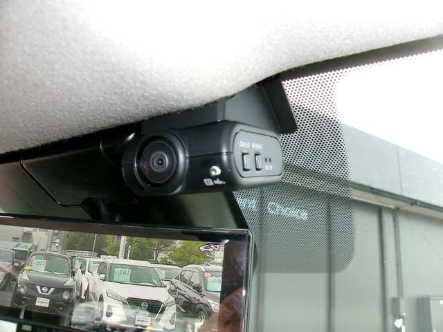 オーラ １．２　Ｇ　自動（被害軽減）ブレーキ　試乗車アップ　ＬＥＤ　ＬＫＡ　サイドカメラ　ＥＴＣ　ドライブレコーダー　カーテンエアバッグ　イモビライザー　アルミホイール　インテリジェントキー　パワーウィンドウ　ナビＴＶ（15枚目）