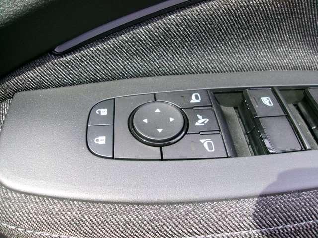 オーラ １．２　Ｇ　９０周年記念車　アラウンドモニ　ＬＥＤ　スマートキー　衝突軽減ブレーキ　オートエアコン　アルミ　メモリーナビ　ドラレコ　バックカメラ　サイドカメラ　キーレス　アイドリングストップ　ＥＴＣ　レーダークルーズ（11枚目）