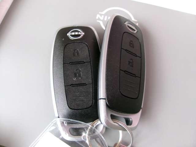 オーラ １．２　Ｇ　９０周年記念車　アラウンドモニ　ＬＥＤ　スマートキー　衝突軽減ブレーキ　オートエアコン　アルミ　メモリーナビ　ドラレコ　バックカメラ　サイドカメラ　キーレス　アイドリングストップ　ＥＴＣ　レーダークルーズ（20枚目）