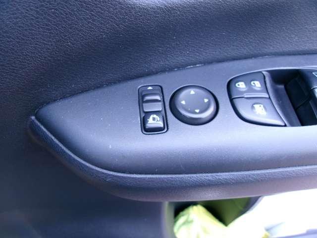 セレナ 2.0 X ワンオ-ナ-車 オートクルーズコントロール インテリジェントキー Aストップ レーンキープ キーレス メモナビ ワンセグテレビ パワーウインドウ ナビTV ABS 盗難防止システム パワーステアリング(9枚目)