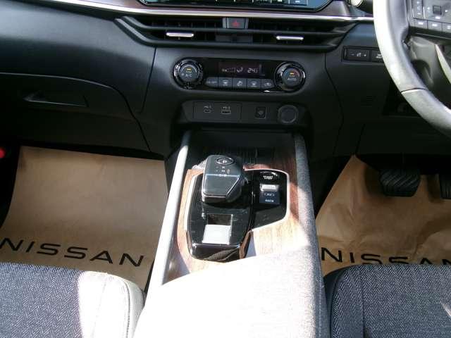 オーラ 1.2 G プロパイロットNCナビ全方位カメラドラレコ 自動(被害軽減)ブレーキ LED LKA サイドカメラ ETC ドライブレコーダー カーテンエアバッグ イモビライザー アルミホイール インテリジェントキー パワーウィンドウ ワンオーナー ナビTV(9枚目)