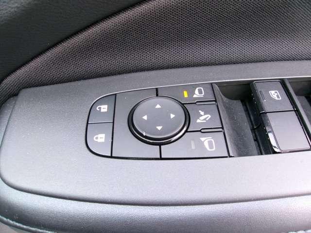 ノート １．２　Ｘ　社有車アップＺ純正ナビバックカメラドラレ　リアカメラ　衝突被害軽減ブレ－キ　ＥＴＣ付　ＬＥＤヘッドライト　レーンアシスト　インテリジェントキー　ドラレコ　ワンセグＴＶ　ＴＶナビ　サイドカーテンエアバック　メモリーナビ　パワーウィンドウ　ＡＢＳ（10枚目）