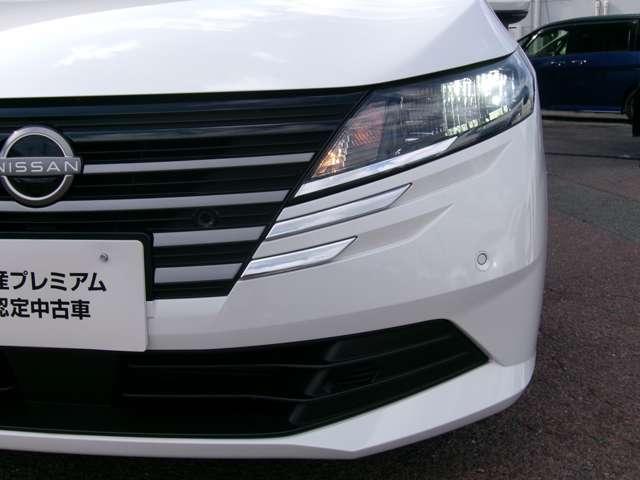 ノート １．２　Ｘ　社有車アップＺ純正ナビバックカメラドラレ　リアカメラ　衝突被害軽減ブレ－キ　ＥＴＣ付　ＬＥＤヘッドライト　レーンアシスト　インテリジェントキー　ドラレコ　ワンセグＴＶ　ＴＶナビ　サイドカーテンエアバック　メモリーナビ　パワーウィンドウ　ＡＢＳ（18枚目）