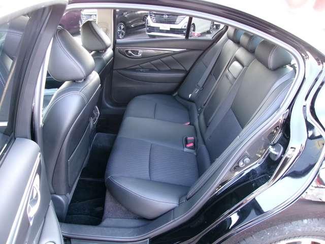 スカイライン 2.0 200GT-t クルーズコントロールメーカーナビ全方位カ 衝突軽減B オートクルーズコントロール ドラレコ LEDライト ワンオーナー パワーステアリング バックモニター 寒冷地仕様 ETC ABS アルミホイール インテリキー ナビTV キーレス イモビ(17枚目)