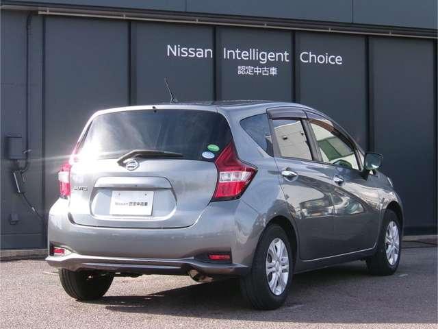 ノート １．２　Ｘ　被害軽減ブレーキ車両逸脱警報ＣＤＦＭチューナ　レーダーブレーキサポート　１オーナー車　スマトキー　セキュリティーアラーム　キーレス　運転席助手席エアバッグ　エアコン　パワーウィンドウ　パワーステアリング　レーンアシスト　ＡＢＳ　運転席エアバック（2枚目）